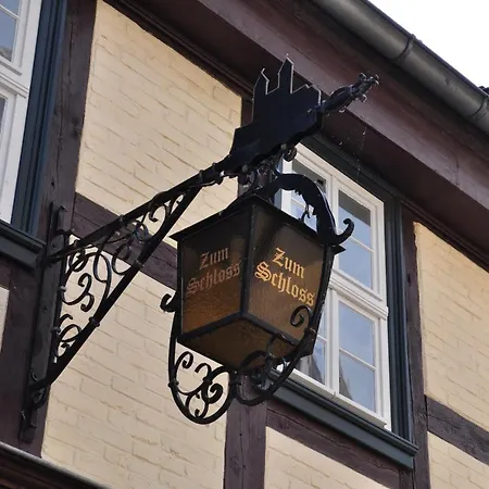 Zum Schloss