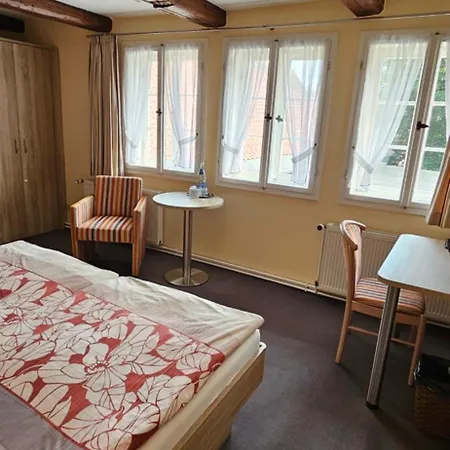 Zum Schloss Quedlinburg