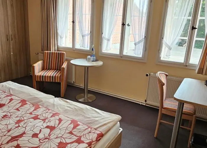 Zum Schloss Quedlinburg